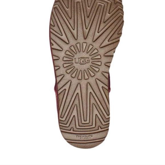 Uggs - Picture 5 of 7